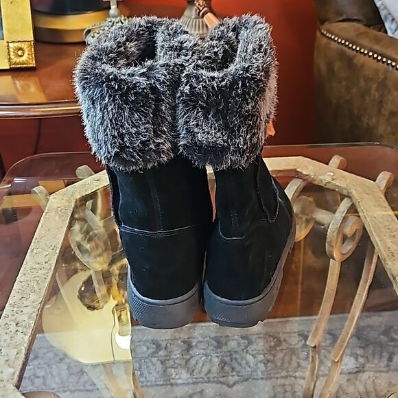 Rampage Black suede faux fur boots size 7 - Picture 4 of 7